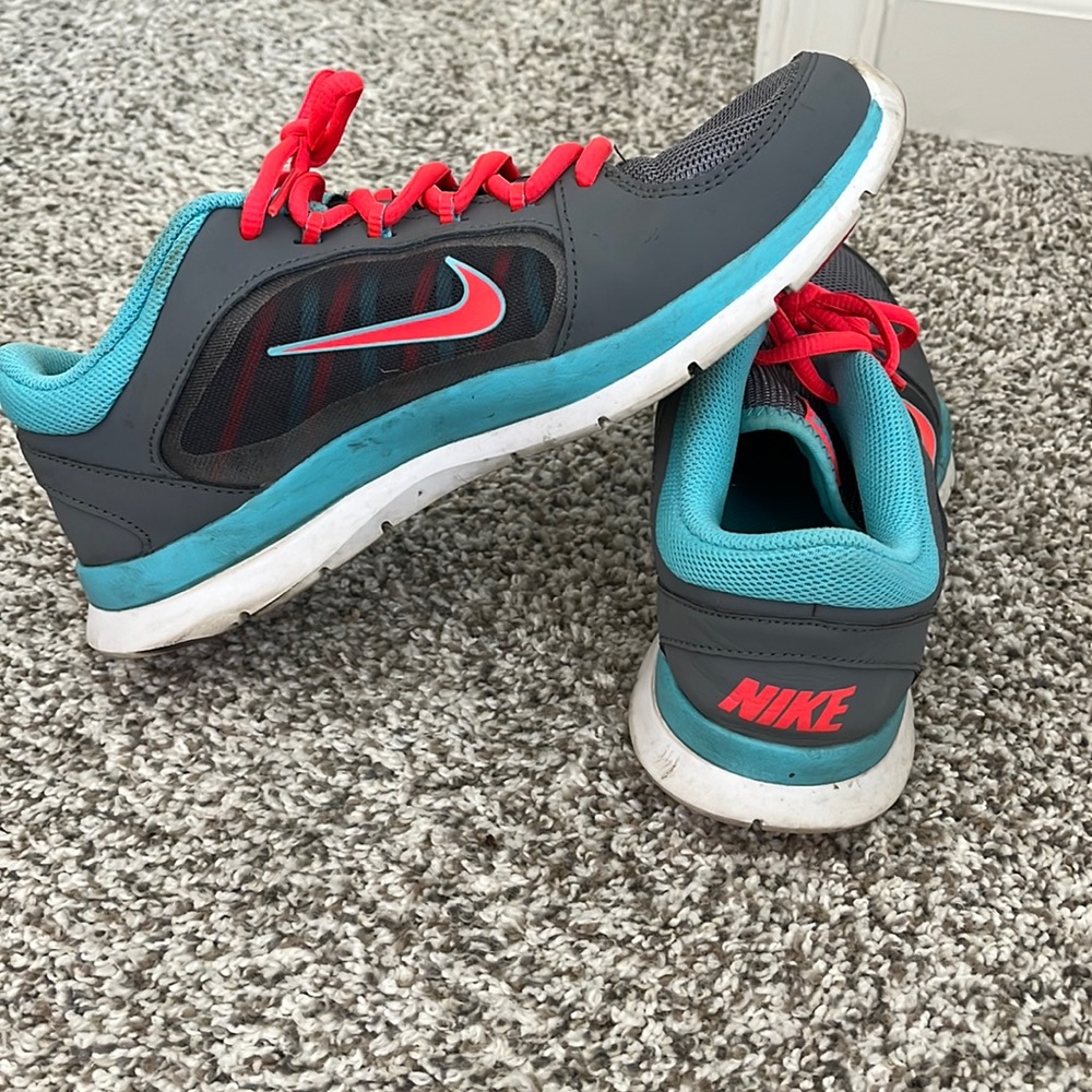 Women's Nikes Size 8.5